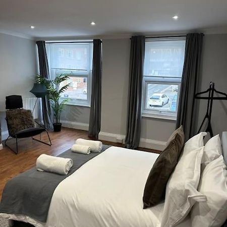 Апартаменты High Wycombe Centre- 2 Bed Flat Экстерьер фото