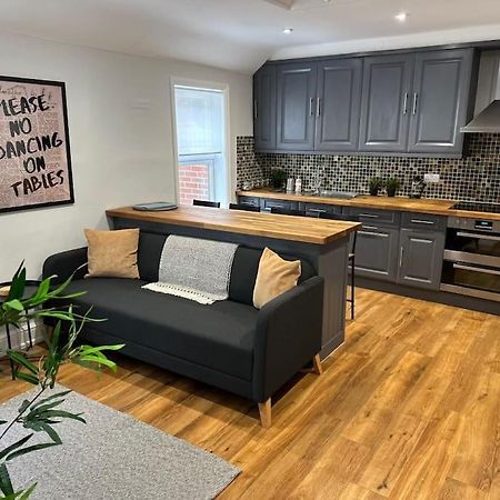 Апартаменты High Wycombe Centre- 2 Bed Flat Экстерьер фото
