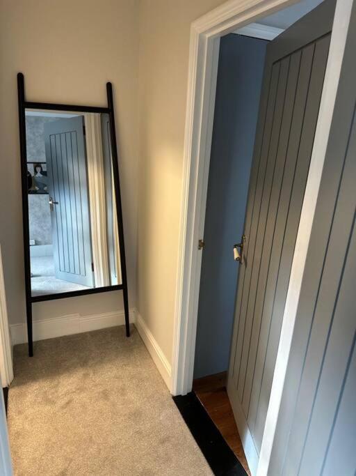 Апартаменты High Wycombe Centre- 2 Bed Flat Экстерьер фото