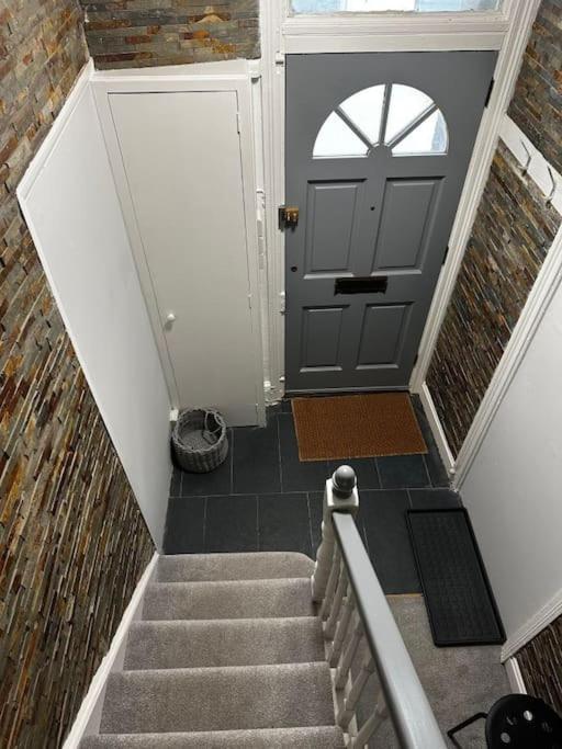 Апартаменты High Wycombe Centre- 2 Bed Flat Экстерьер фото