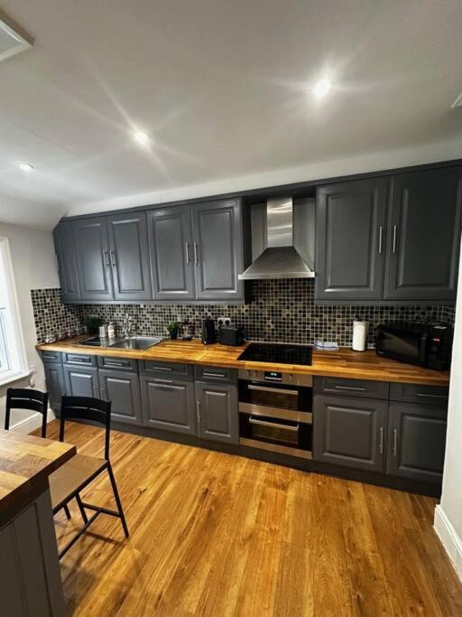 Апартаменты High Wycombe Centre- 2 Bed Flat Экстерьер фото